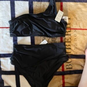 Cupshe Elegant Black One-Shoulder Bikini